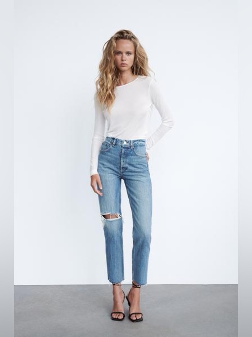 Zara Ripped Straight Jeans Blue Size 25
